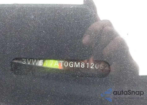 2016 Volkswagen Beetle 1.8T Denim из США, поврежденный, VIN 3VW517AT0GM812052